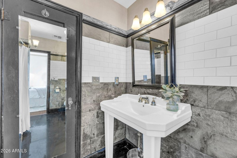 mls_1813 E Willetta St-29