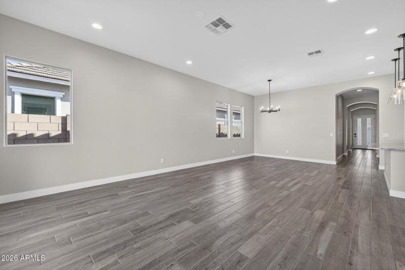 6)GREAT ROOM