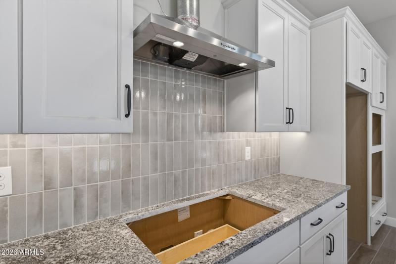 13)KITCHEN