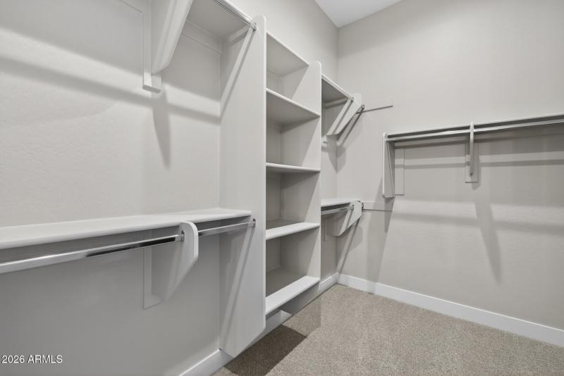 32)PRIMARY CLOSET