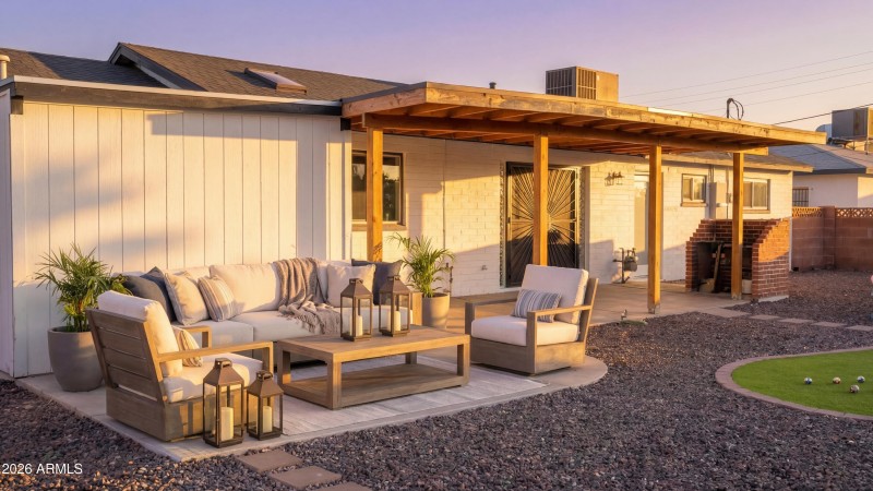 2232 W San Miguel - Back Patio