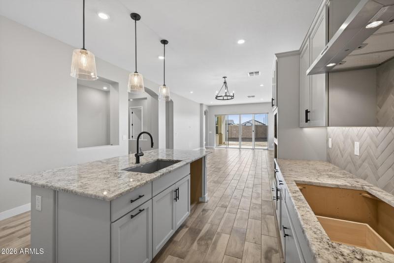 11)KITCHEN
