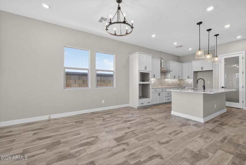 14)KITCHEN