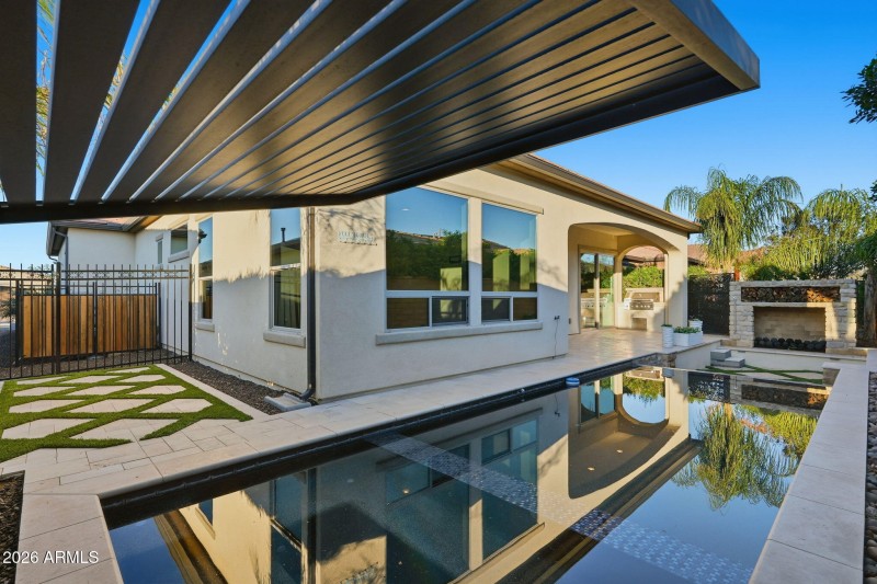 large-019baae3-6e1d-73b4-8ed4-69fb87db5f