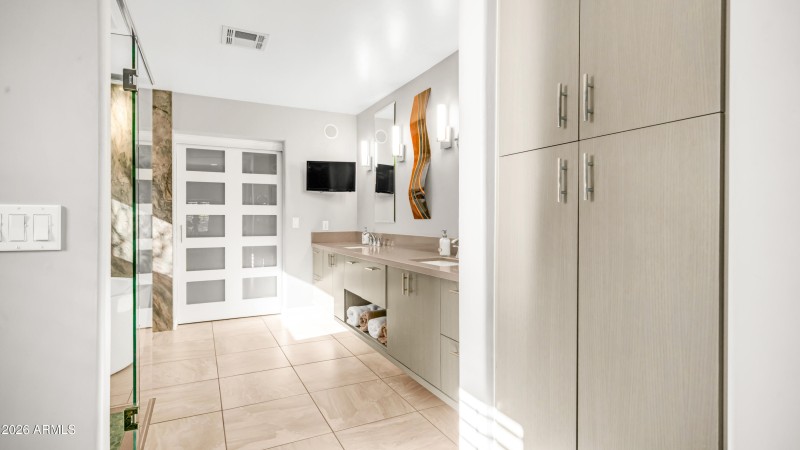 2540 W Tulsa St (30)