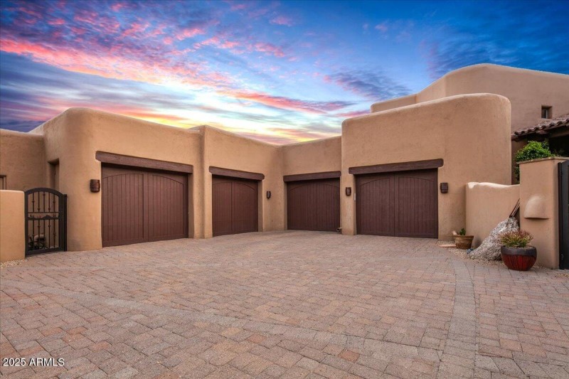 06-Garages