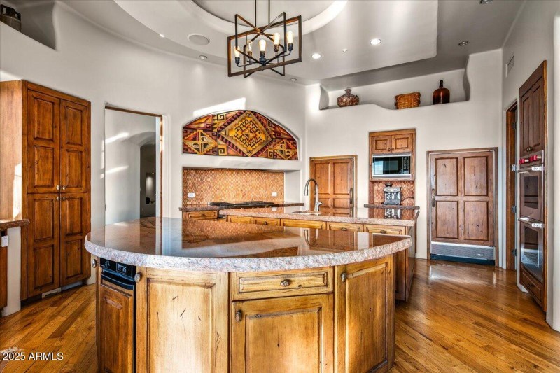28-Kitchen