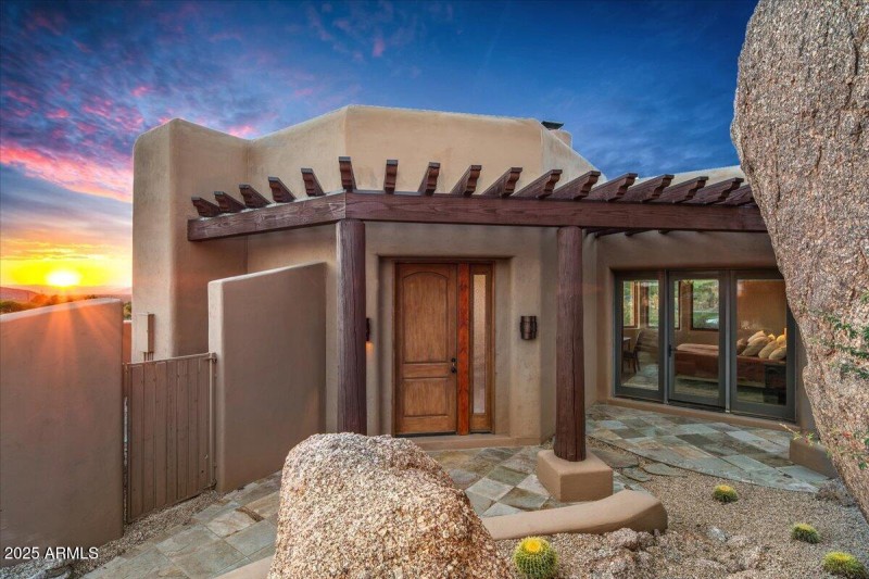 54-Guest House