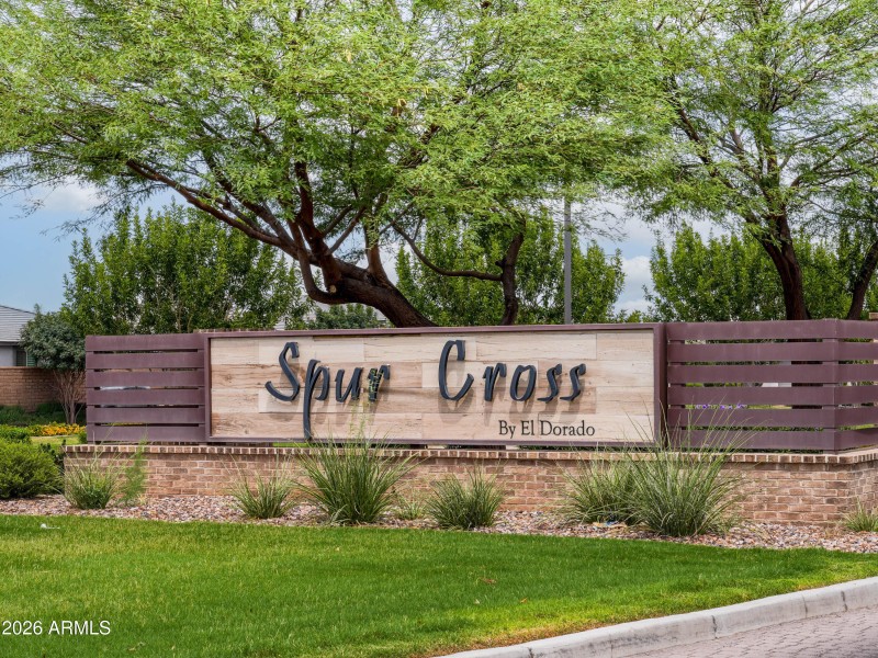 Spur Cross