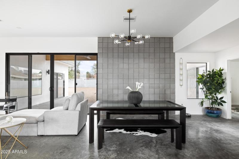 14025 N. 11th Pl.-11