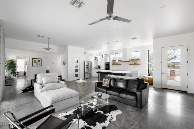 14025 N. 11th Pl.-10