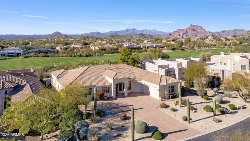 Premium Golf Course Views