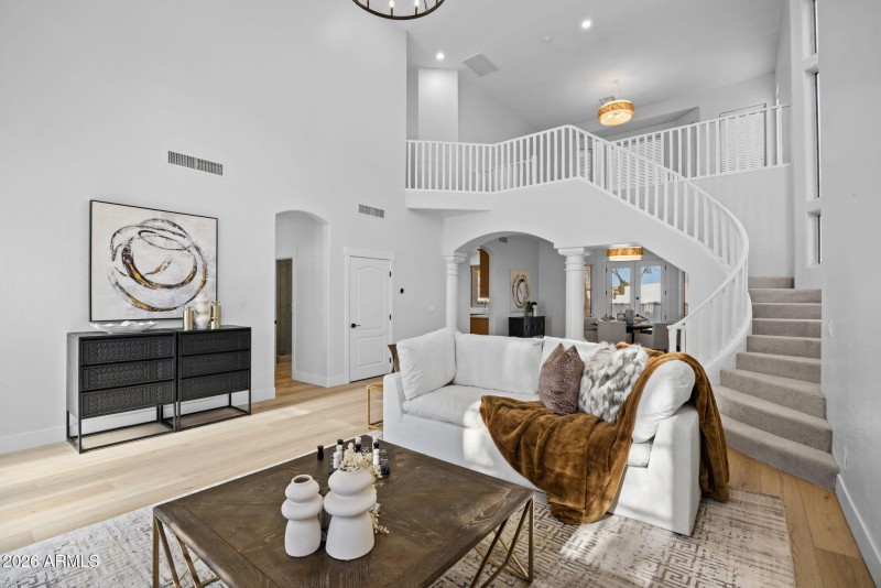 12-web-or-mls-1442-w-laurel-ave