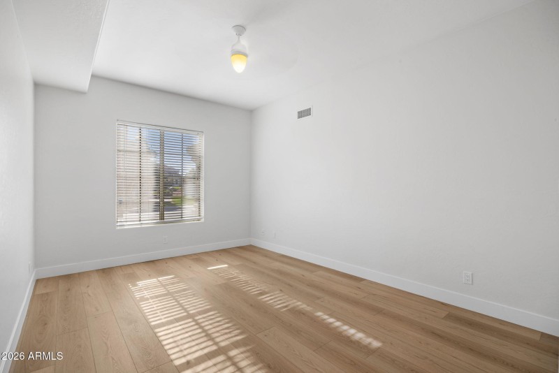 13-web-or-mls-1442-w-laurel-ave