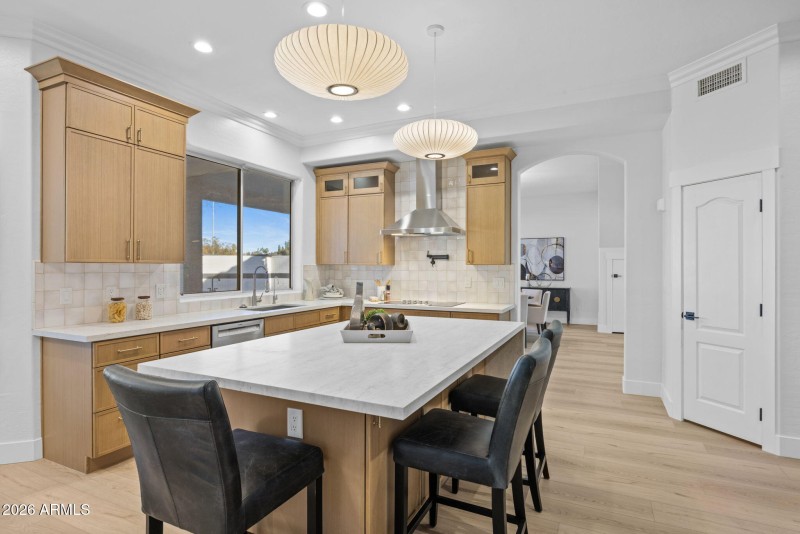 27-web-or-mls-1442-w-laurel-ave