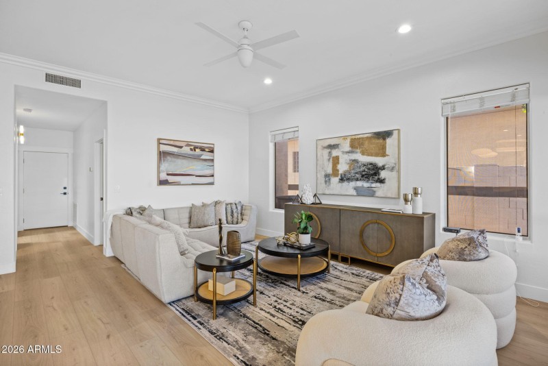 31-web-or-mls-1442-w-laurel-ave