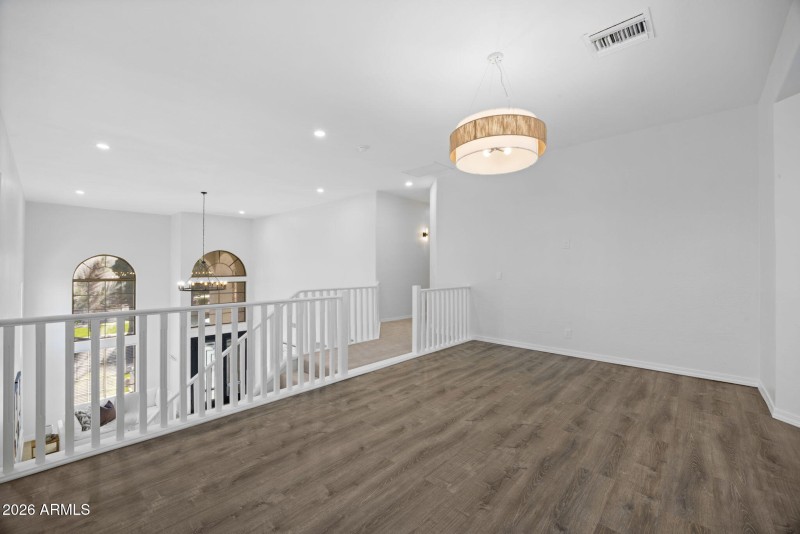 37-web-or-mls-1442-w-laurel-ave