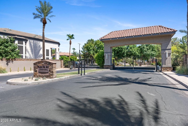 77-web-or-mls-578-n-acacia-dr