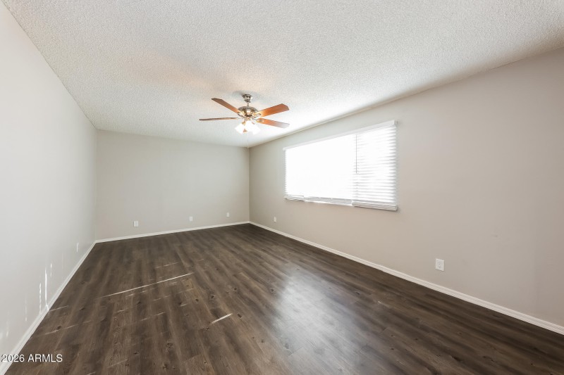 002-photo-living-room-15009711