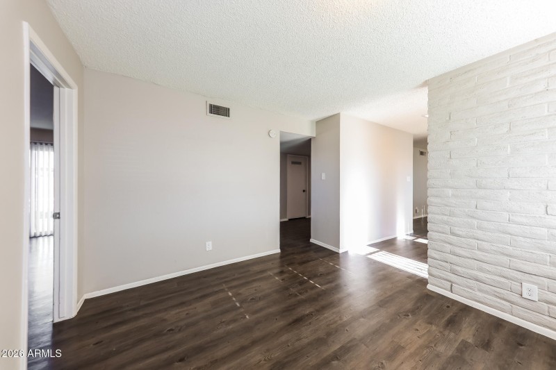 007-photo-family-room-15009714