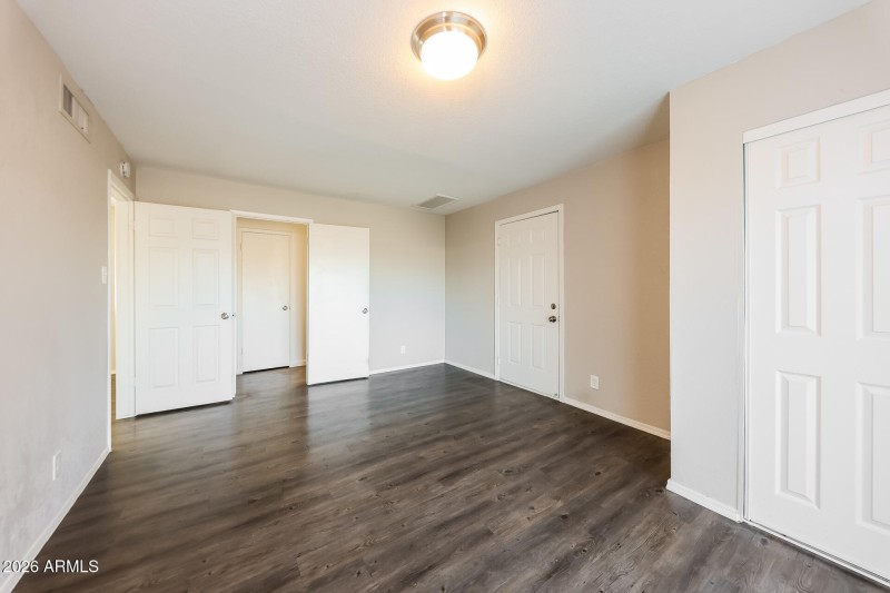 017-photo-bedroom-15009710