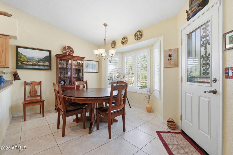 Dining off the kitchen