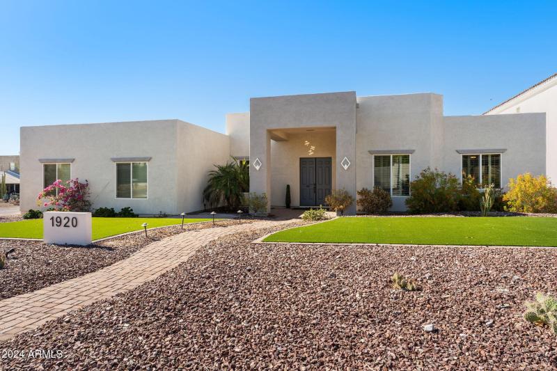 001__1920 E Aurelius Ave