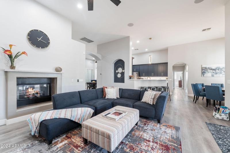 008__1920 E Aurelius Ave