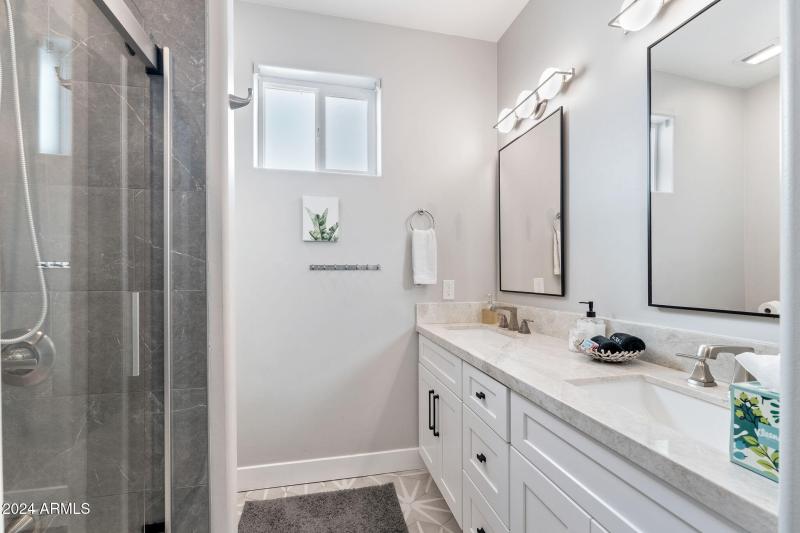 030__1920 E Aurelius Ave