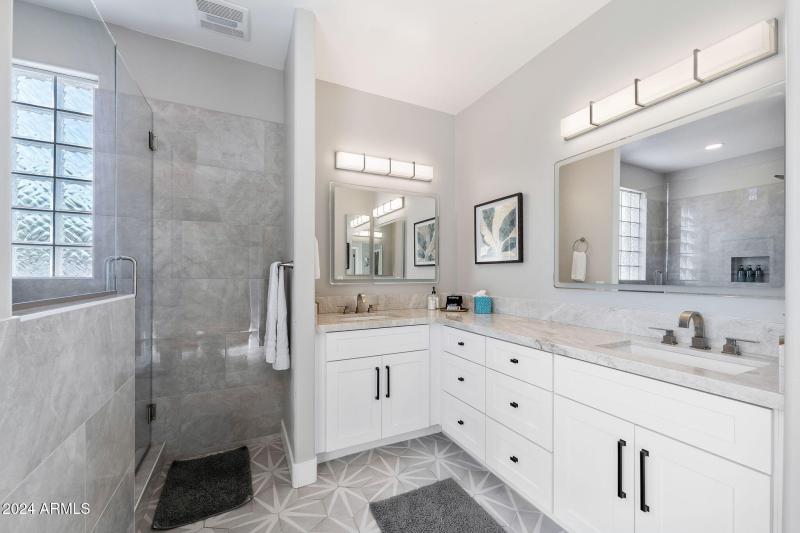 025__1920 E Aurelius Ave