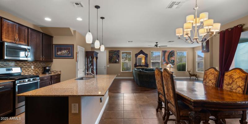 21-web-or-mls-Great Room3
