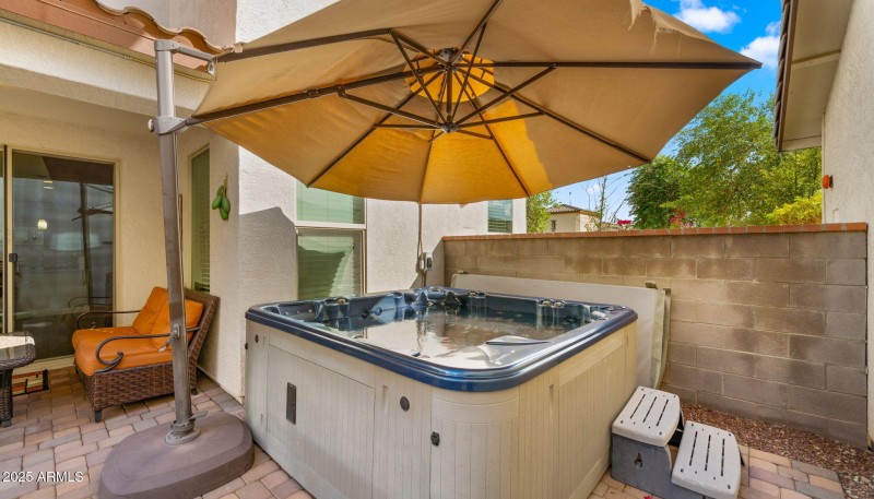 26-web-or-mls-Backyard Space2