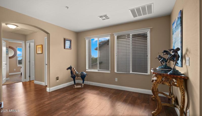 38-web-or-mls-Upstairs Loft1