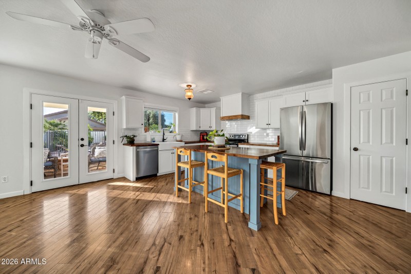 15957 W Crocus Dr-11_(2048)