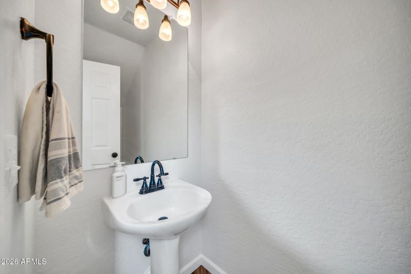 15957 W Crocus Dr-21_(2048)