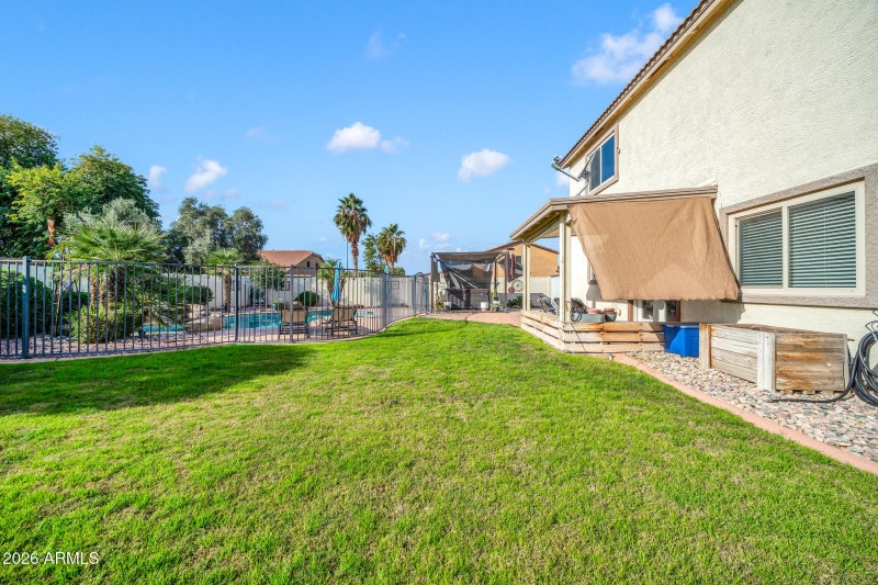 15957 W Crocus Dr-33_(2048)