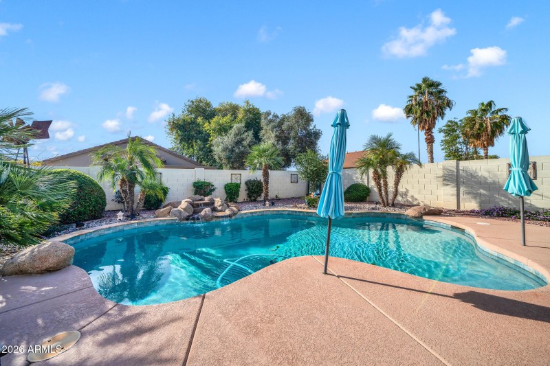 15957 W Crocus Dr-39_(2048)