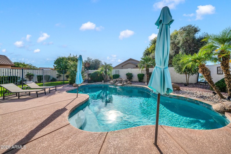 15957 W Crocus Dr-42_(2048)