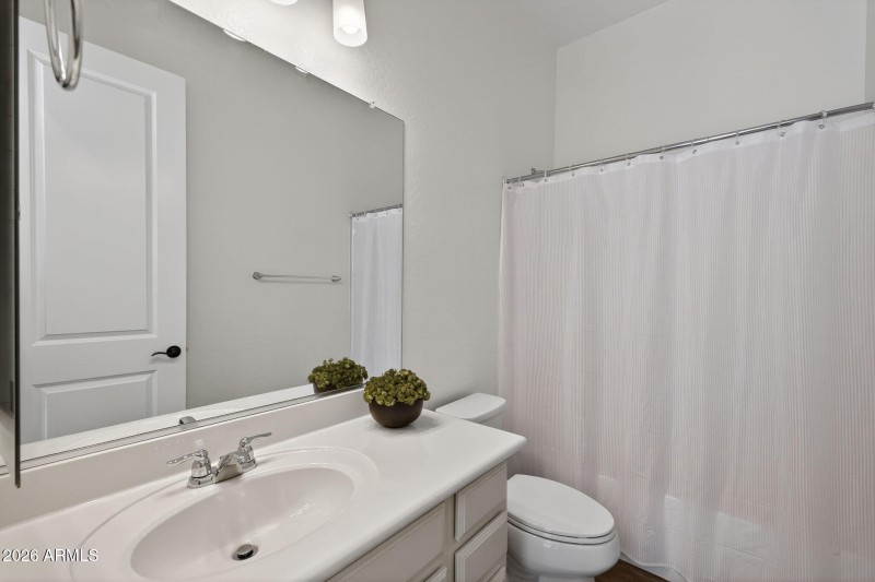 Bathroom between Bedroom 3 & 4