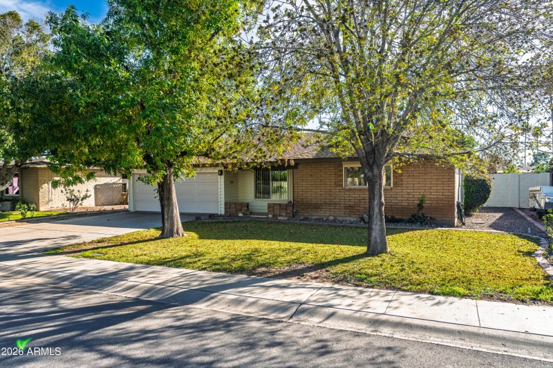 2115 E Greenway Dr-1