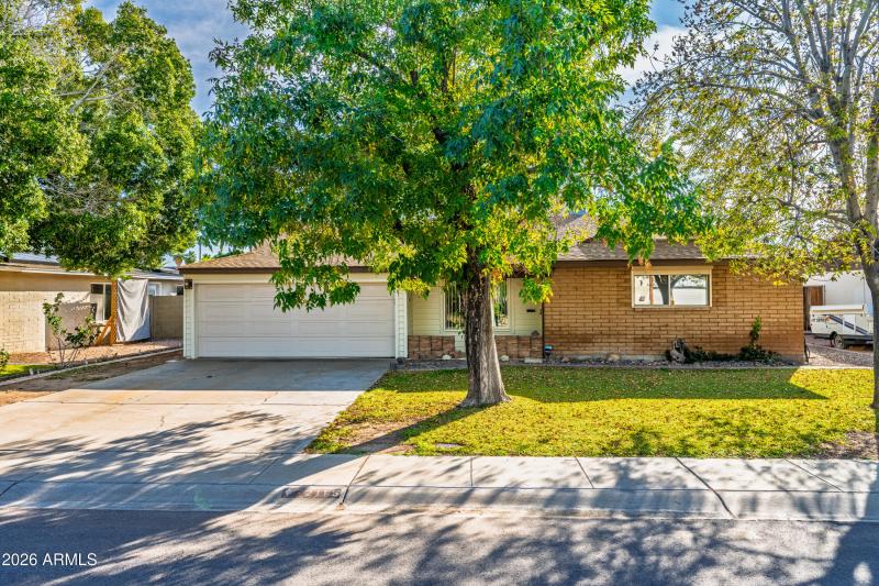 2115 E Greenway Dr-2