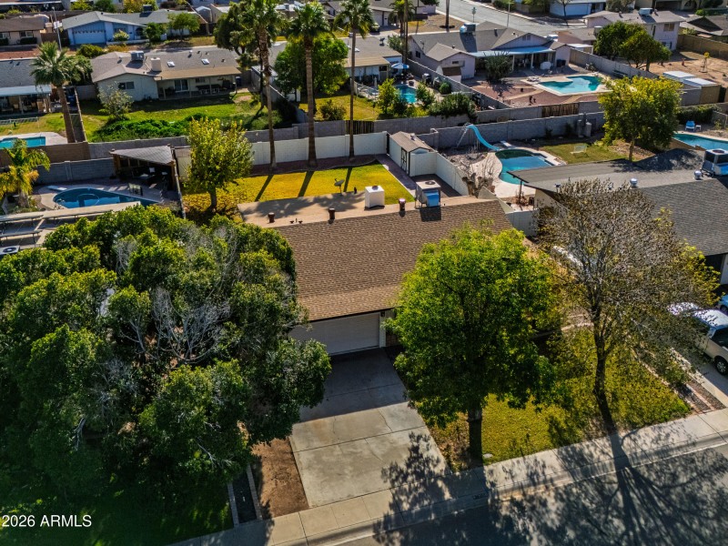 2115 E Greenway Dr-7