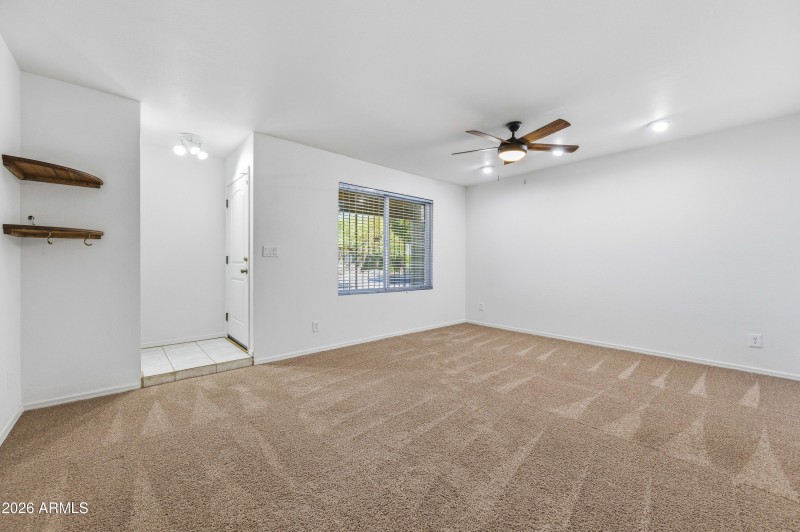 2115 E Greenway Dr-15