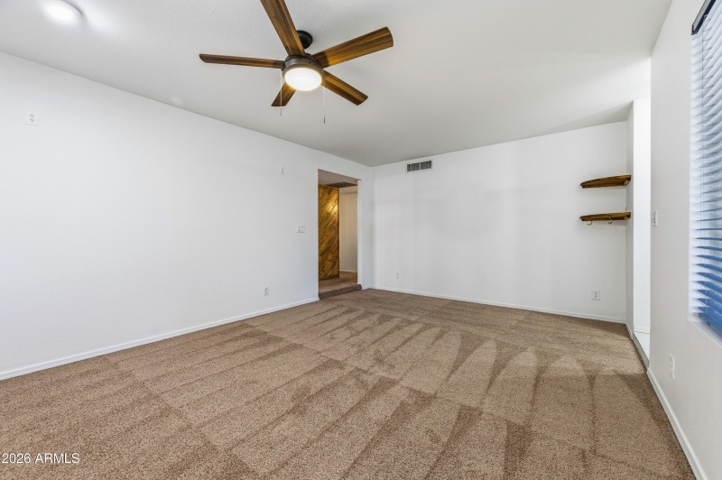 2115 E Greenway Dr-16