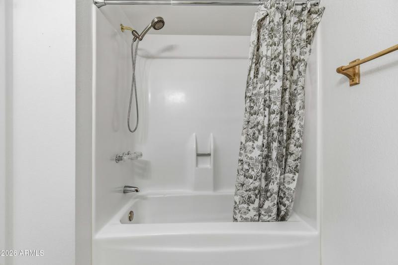 2115 E Greenway Dr-26