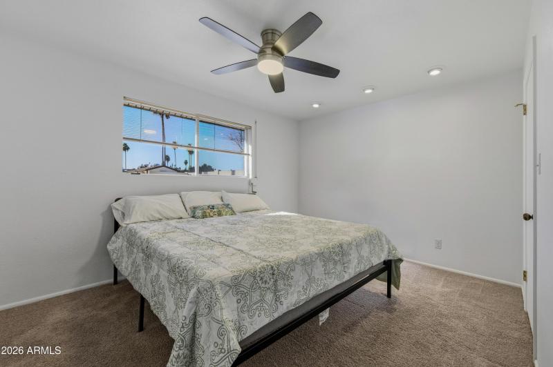 2115 E Greenway Dr-103