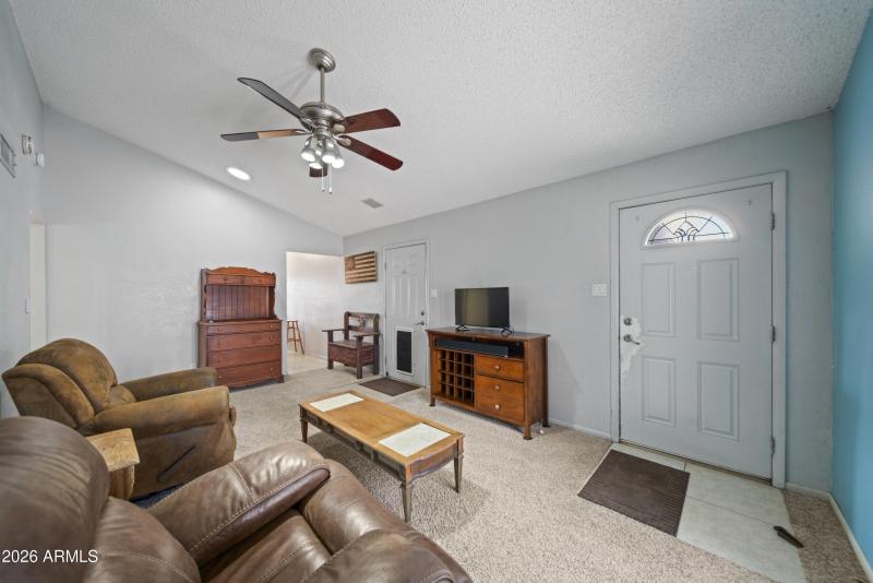 317 Peretz Cir 00006