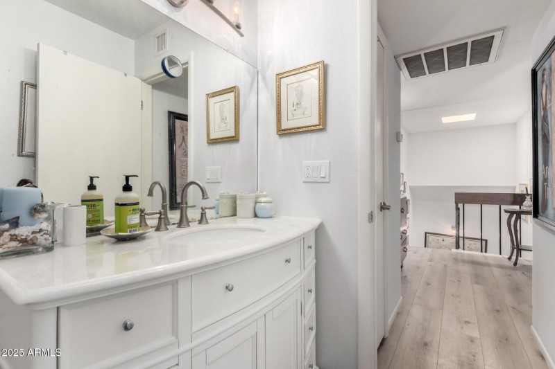 2nd Fl Bathroom