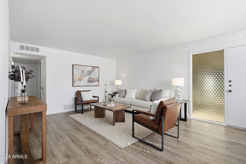 Family Room_Front Entrance