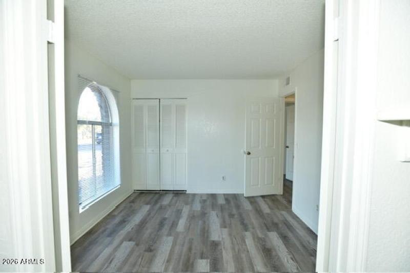 1943 E South Mountain Ave 17